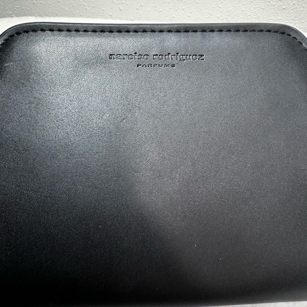 EUC Narciso Rodríguez Parfums wristlet - Picture 2 of 8